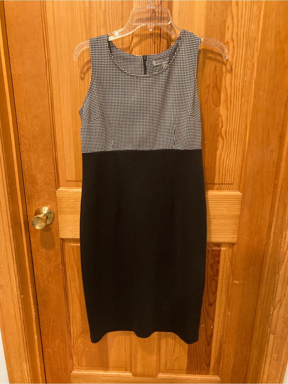 Danny & Nicole Black and White Sleeveless Sheath Dress